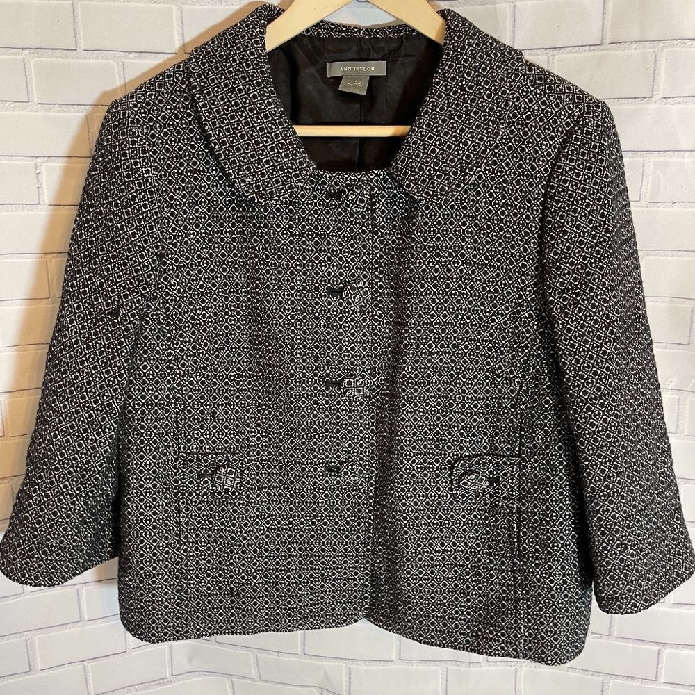 Ann Taylor Black And White Woven Crop Jacket‎ Sz 14